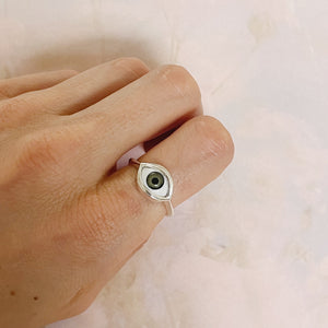 Anillo ojo verde Plata